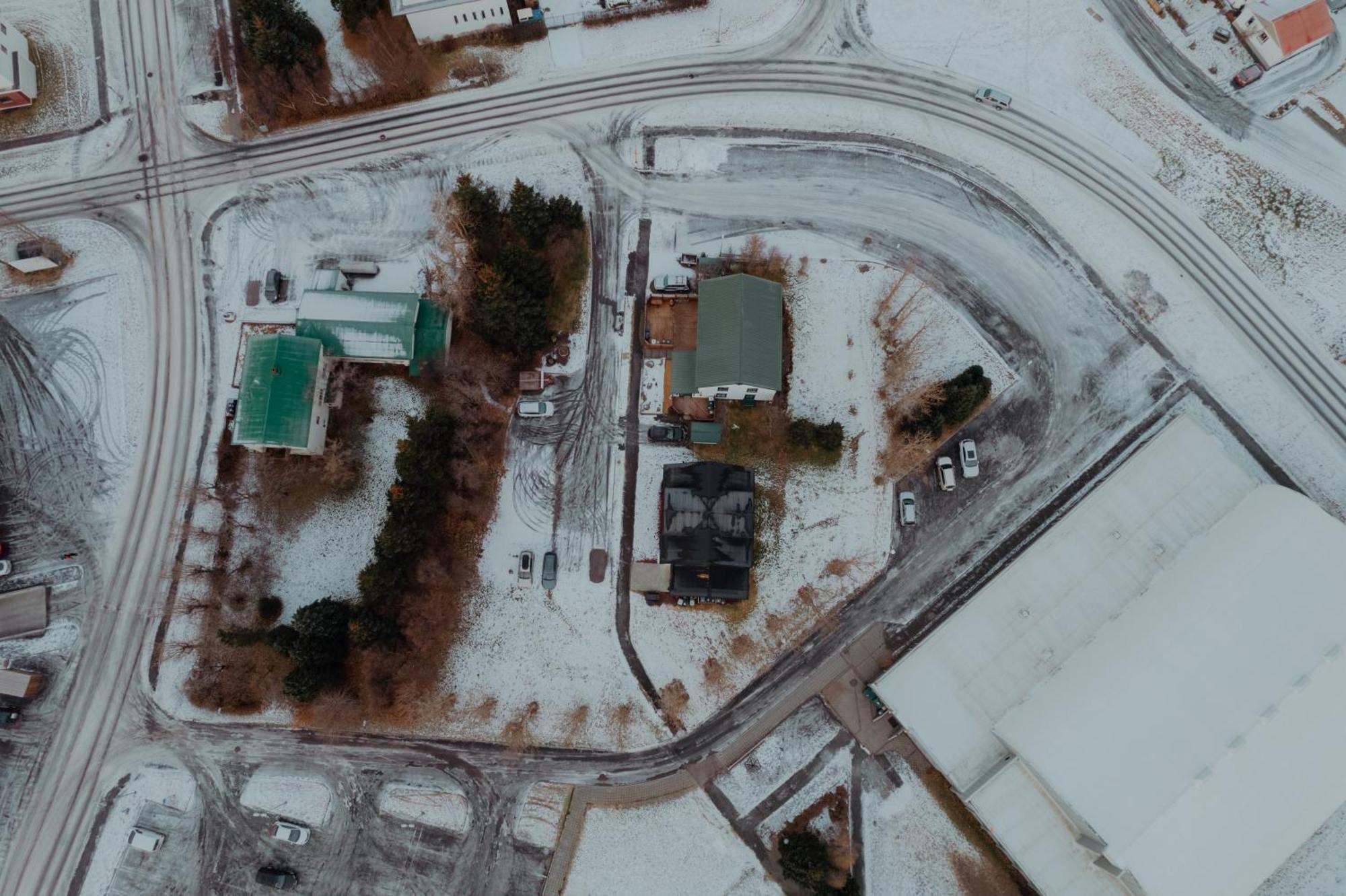 Gamli Skolinn Husavik Bagian luar foto