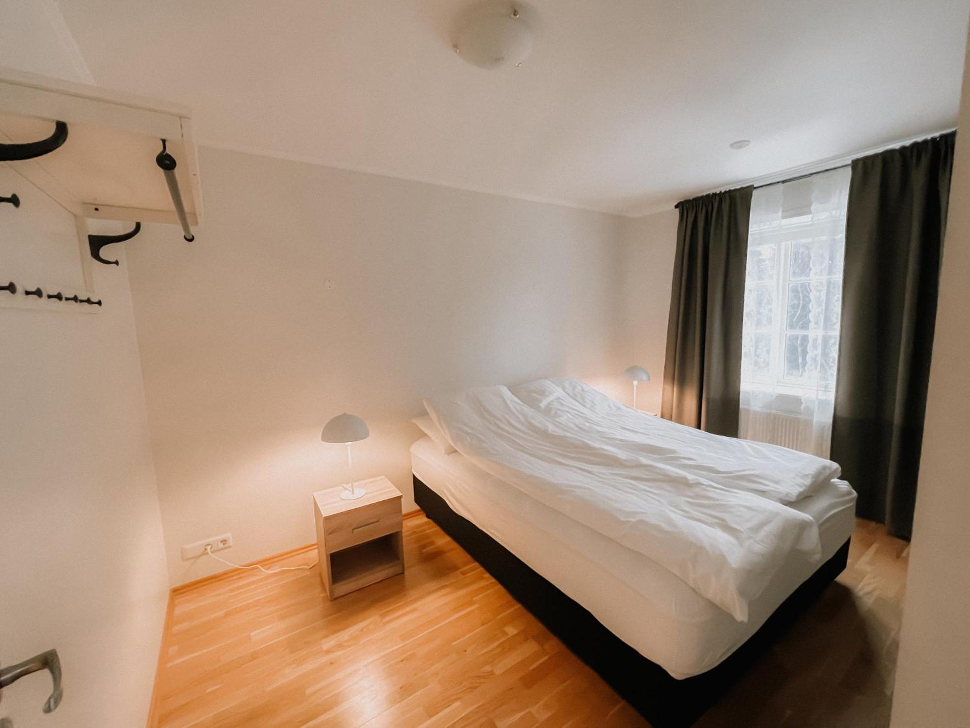 Gamli Skolinn Husavik Bagian luar foto
